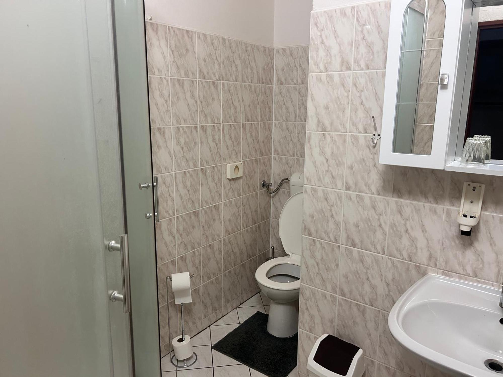 Restaurace A Penzion Podloubi Opocno Ngoại thất bức ảnh